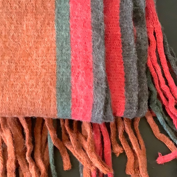 SCARF about 60-30 inches - Picture 4 of 8